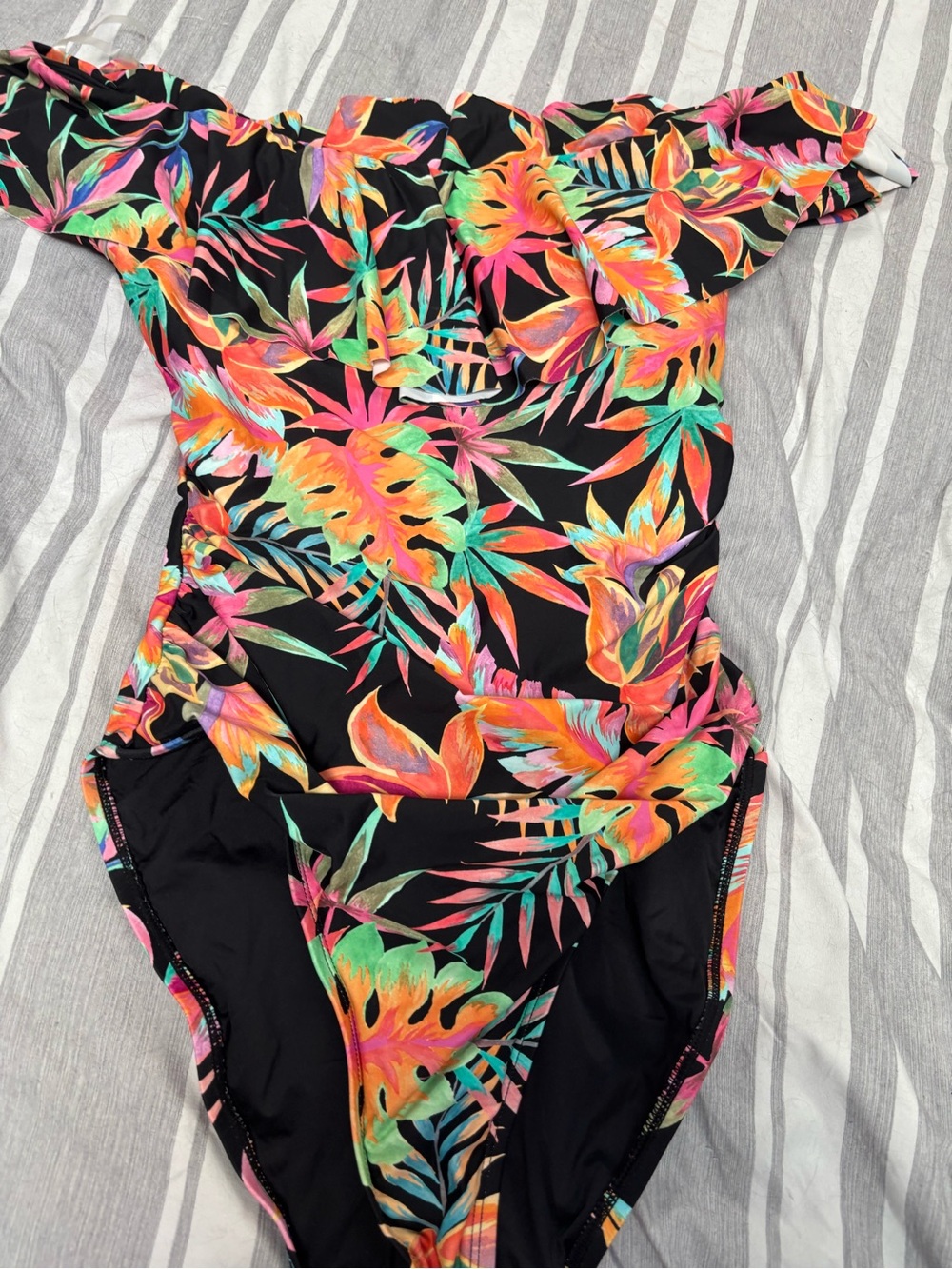 Tropical Floral One‑Piece Swimsuit – Women’s Size 10, Excellent Condition